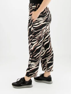 Marc Cain VS 81.15 W55 Pantalons Zwart -Kleding Speciaal Winkel 100002279 3