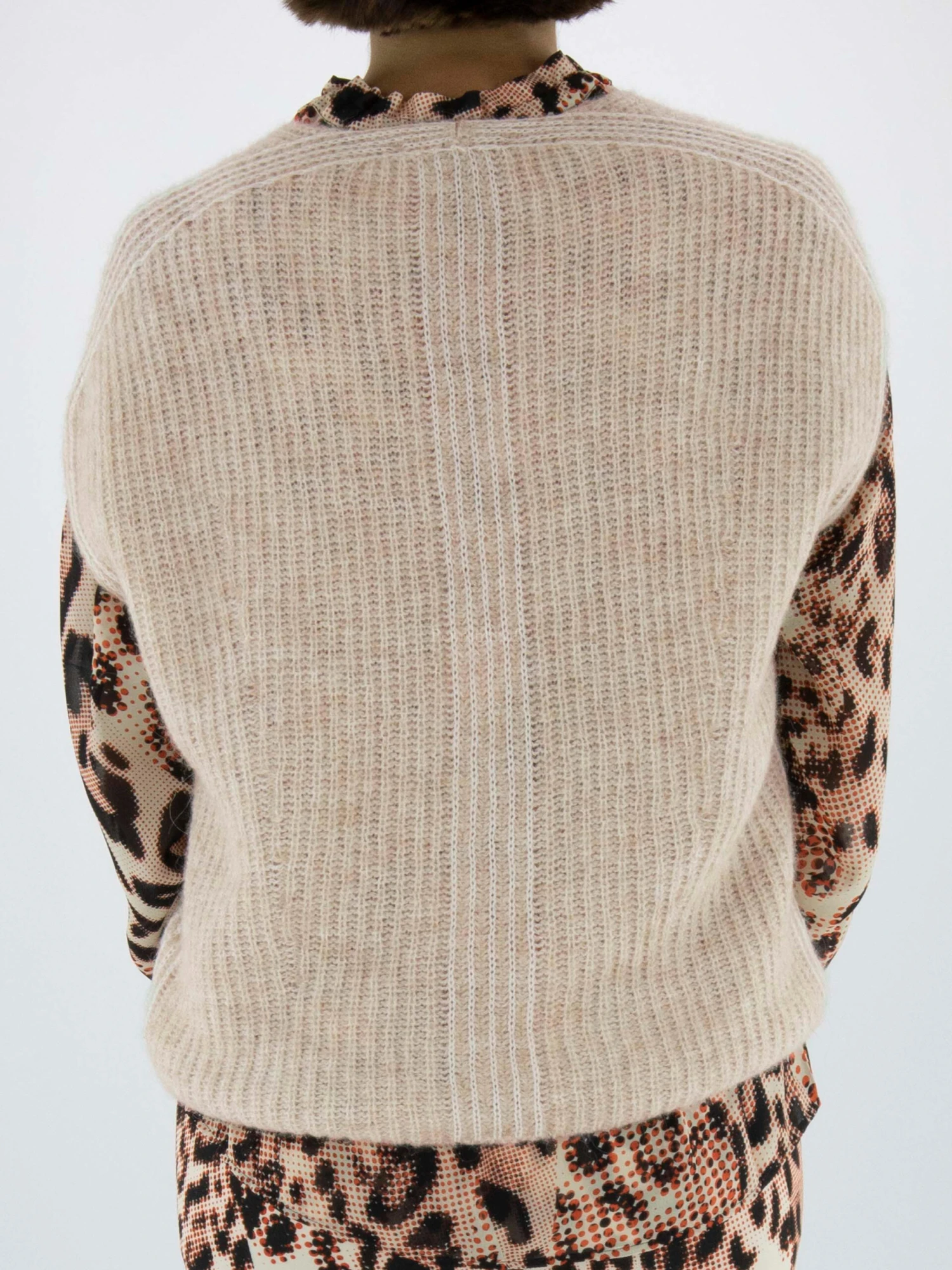 Marc Cain VS 42.01 M18 Tops Beige 9 Marc Cain VS 42.01 M18 Tops Beige - Afbeelding 9